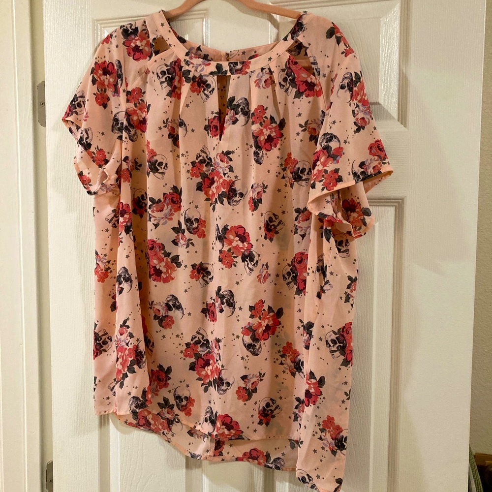 Torrid skull n roses top